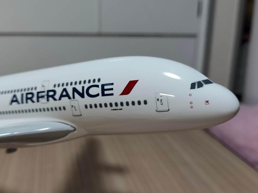 中古品　飛行機模型　エールフランス　エアバス A380　スタンド付き※箱汚れあり
