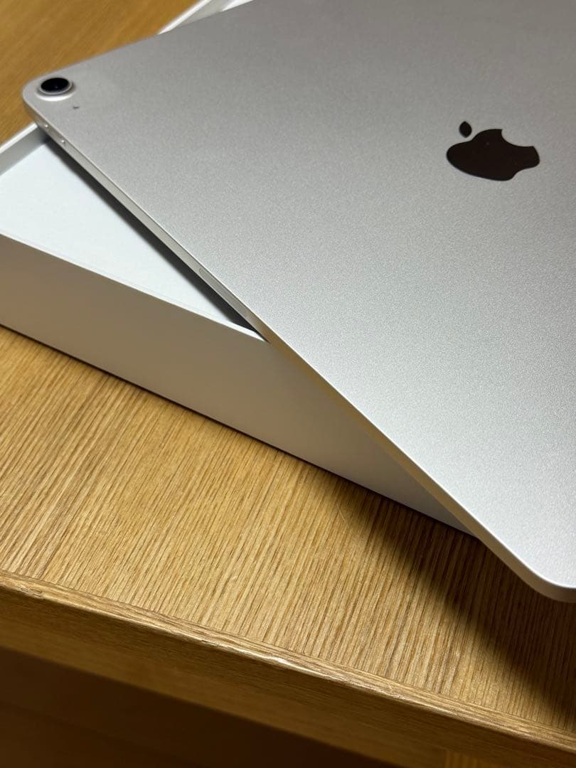 iPad Air M2 13インチ　スターライト 本体