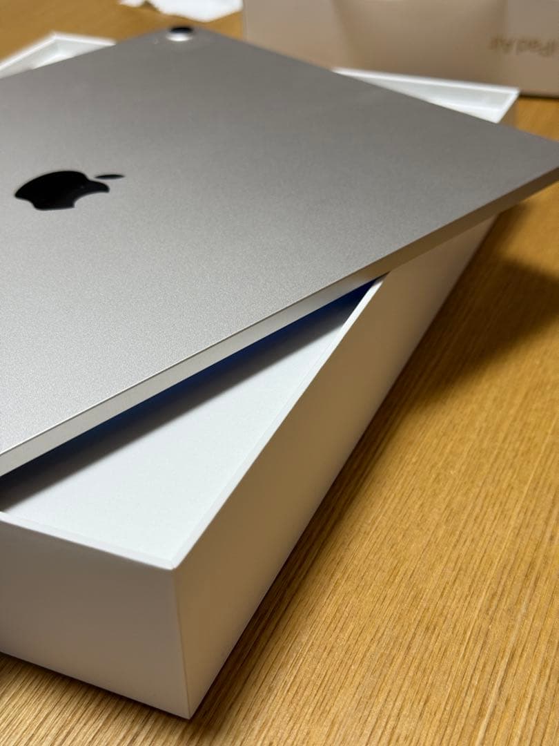 iPad Air M2 13インチ　スターライト 本体