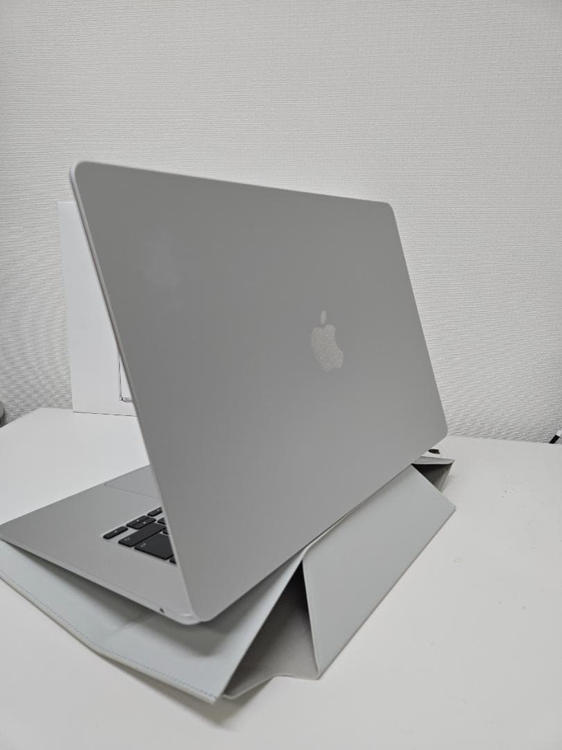 M4 MacBookAir 15inch 16GB/256GB【MOFT付】