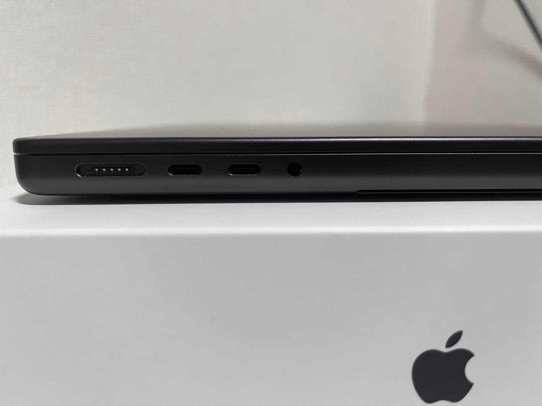 M5 Macbook Pro 14インチ 512GB 24GB