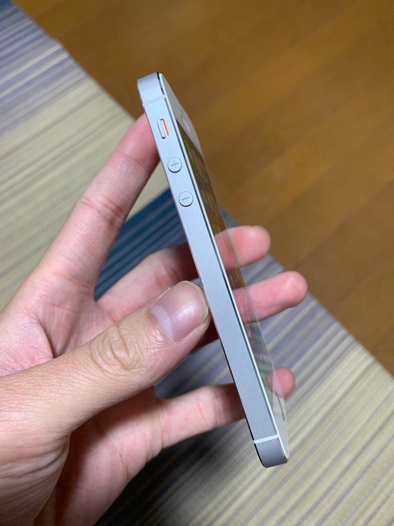Apple iPhone 5S シルバー ✅