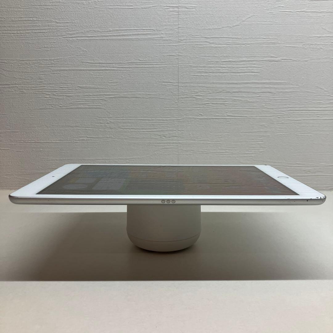 【正常品】Apple iPad(第8世代) 本体 + キーボードカバー