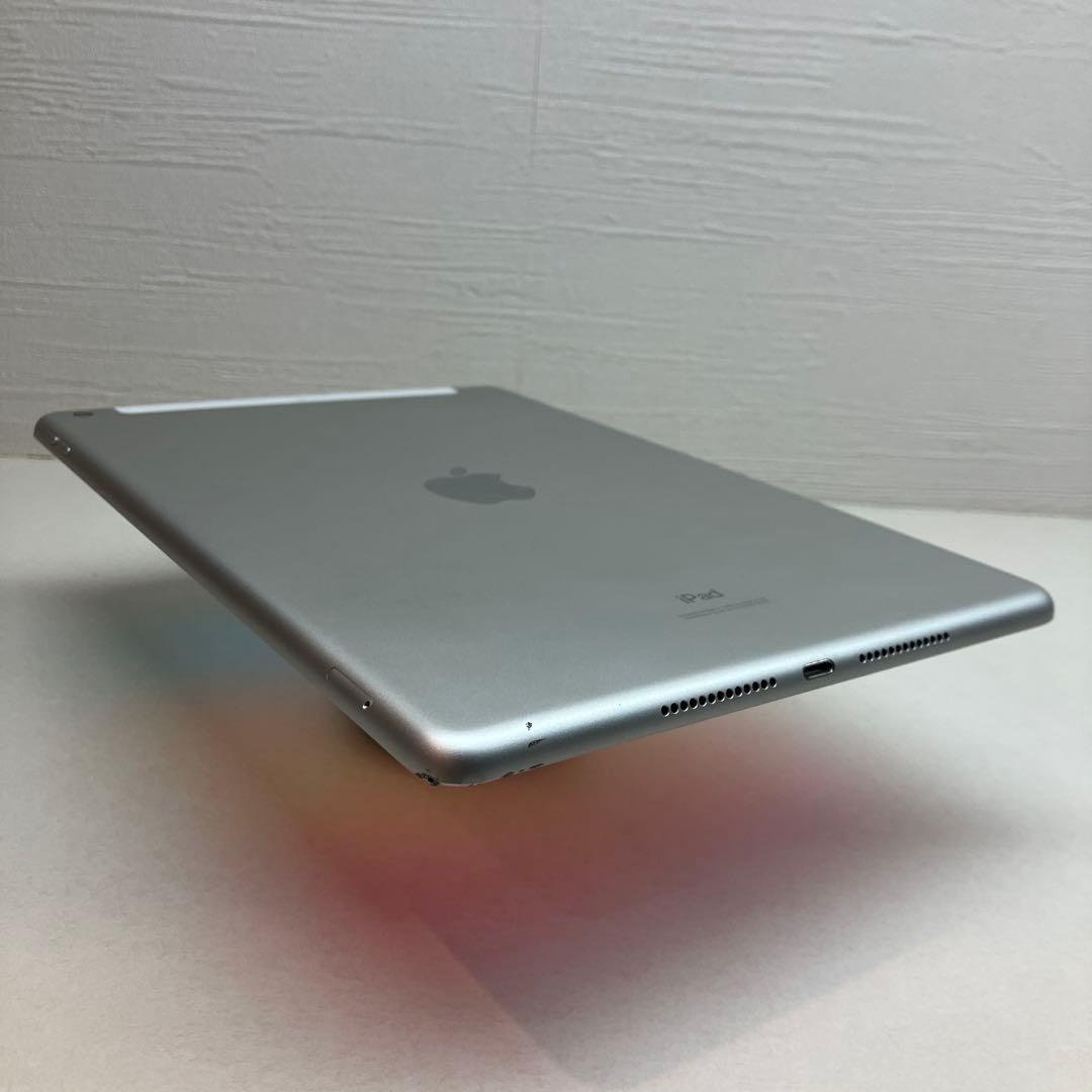 【正常品】Apple iPad(第8世代) 本体 + キーボードカバー