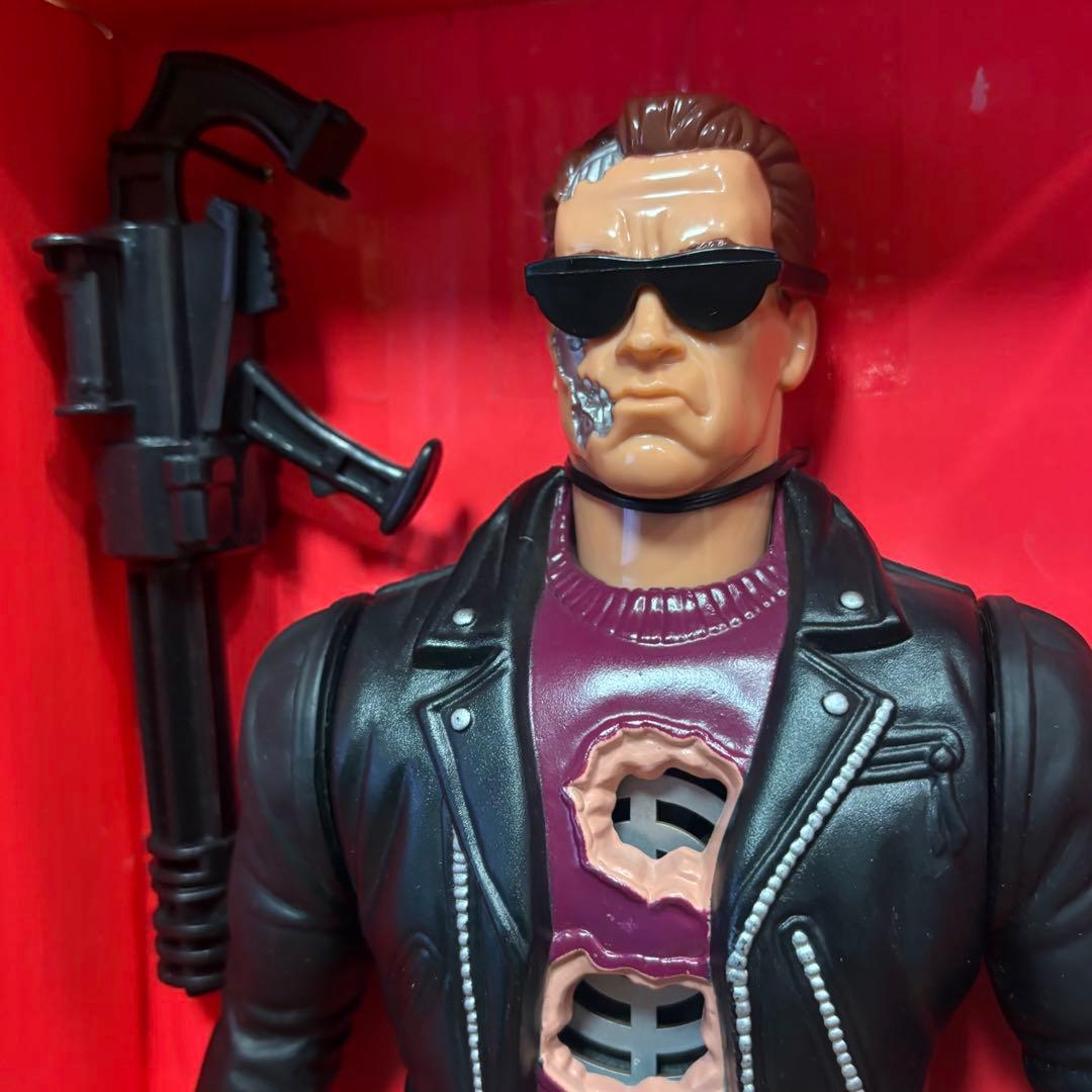 ターミネーター　フィギュア　アーノルドシュワルツネッガー