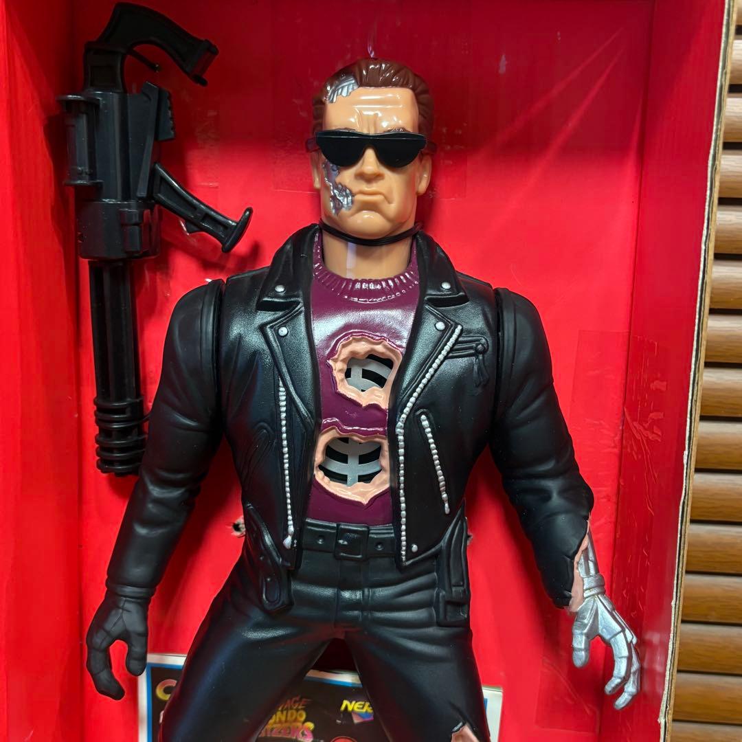 ターミネーター　フィギュア　アーノルドシュワルツネッガー