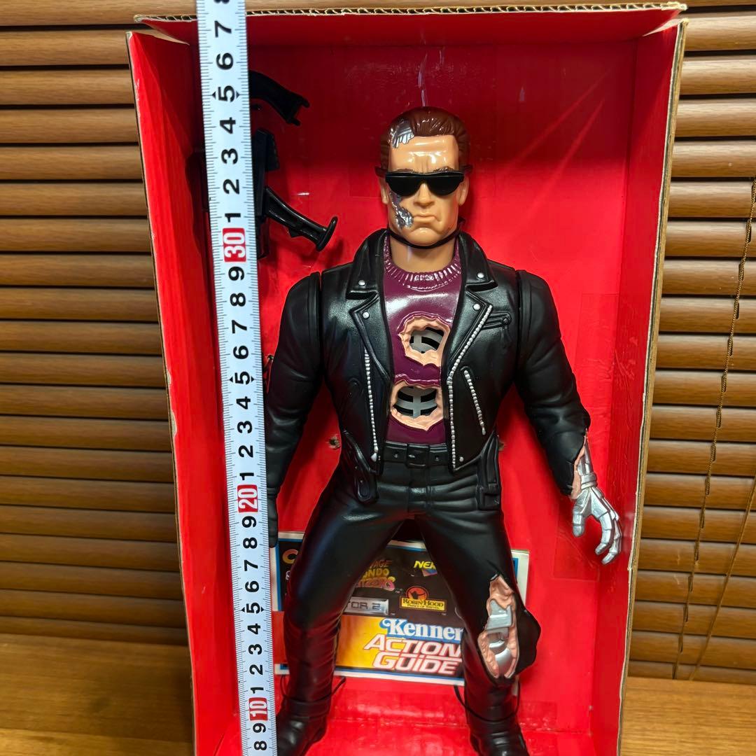 ターミネーター　フィギュア　アーノルドシュワルツネッガー