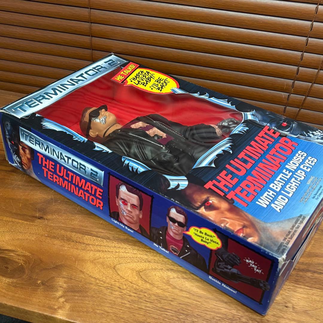 ターミネーター　フィギュア　アーノルドシュワルツネッガー