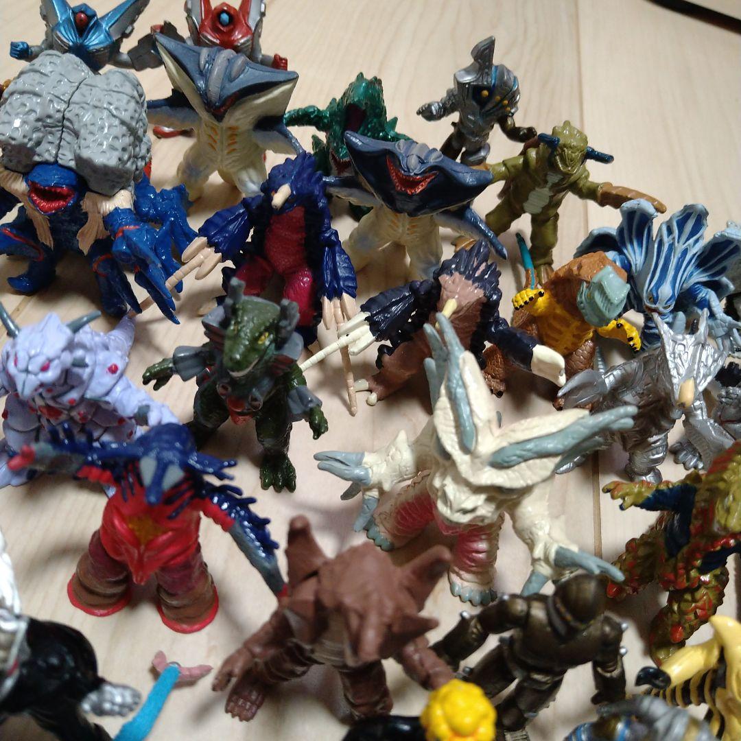 ウルトラマン　ウルトラモンスター超全集　セット　フィギュア　怪獣