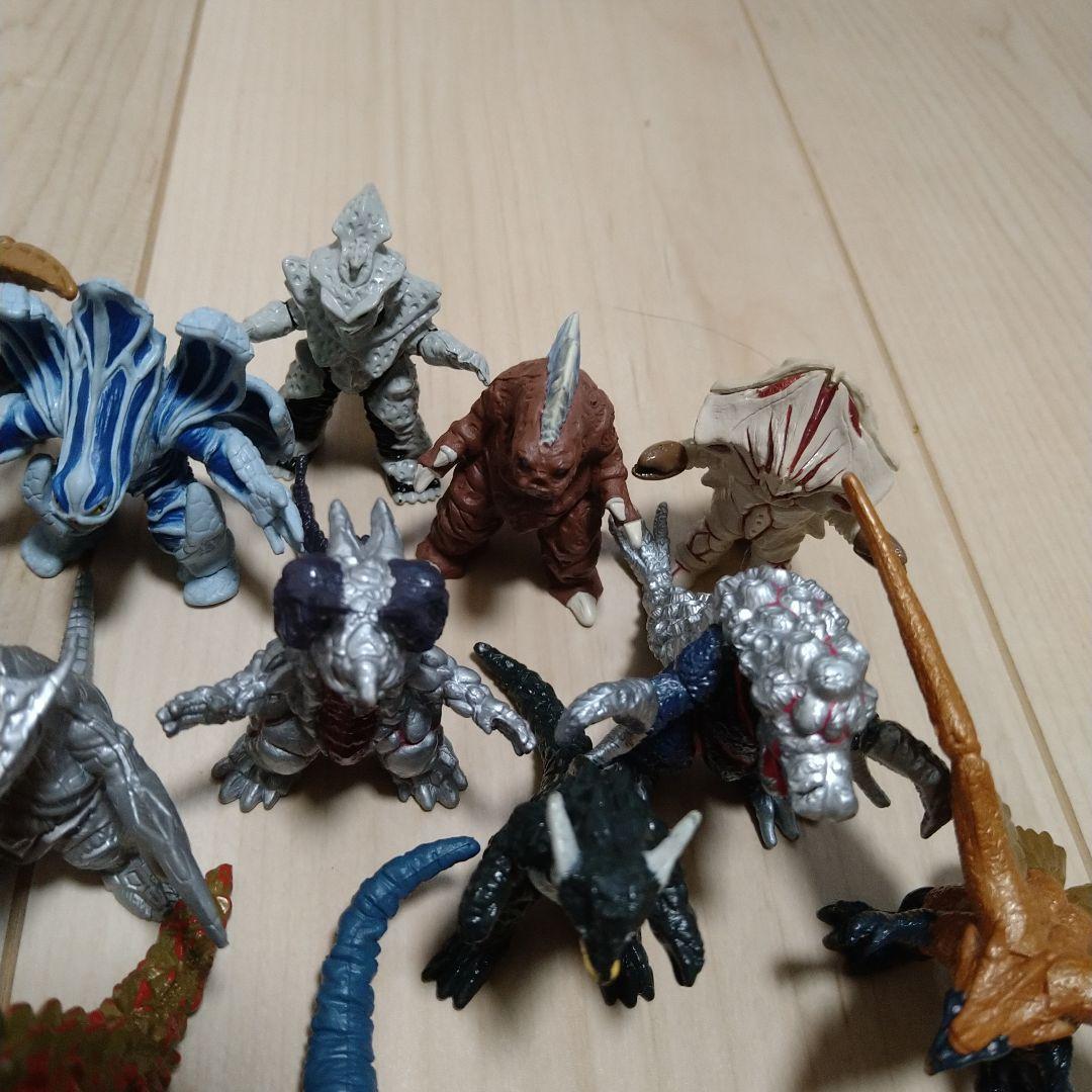 ウルトラマン　ウルトラモンスター超全集　セット　フィギュア　怪獣