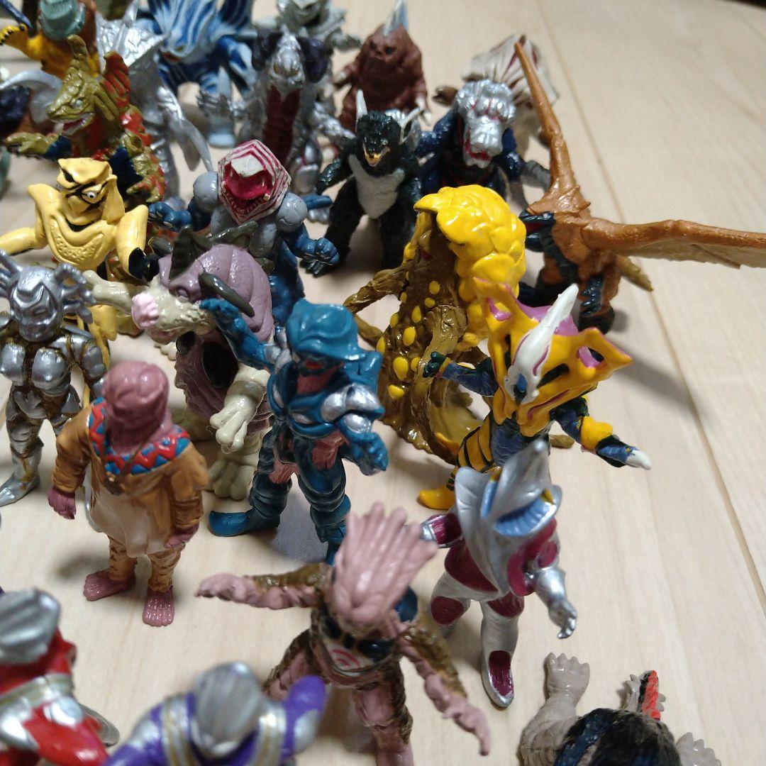 ウルトラマン　ウルトラモンスター超全集　セット　フィギュア　怪獣