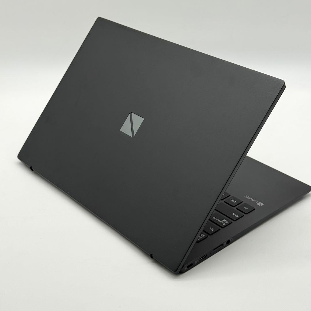 NECノートパソコン 8世代i7 16GB SSD512 起動15秒 薄型軽量