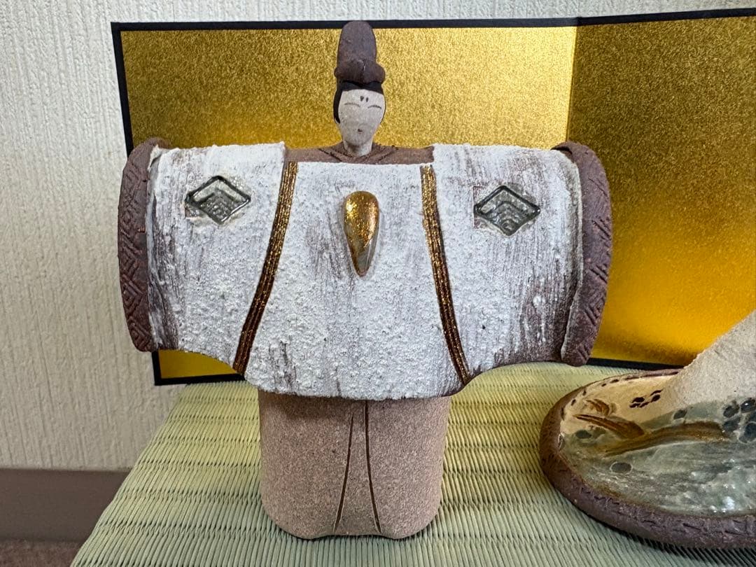 信楽焼　明山作 雛人形 金色屏風付き
