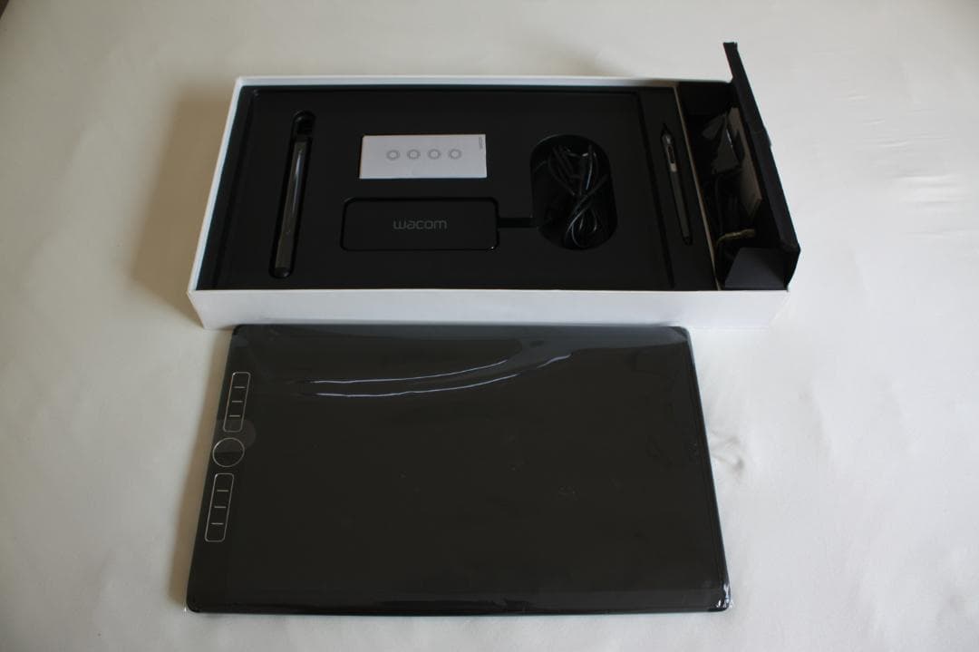 Wacom MobileStudio Pro 16 DTH-W1620 本体