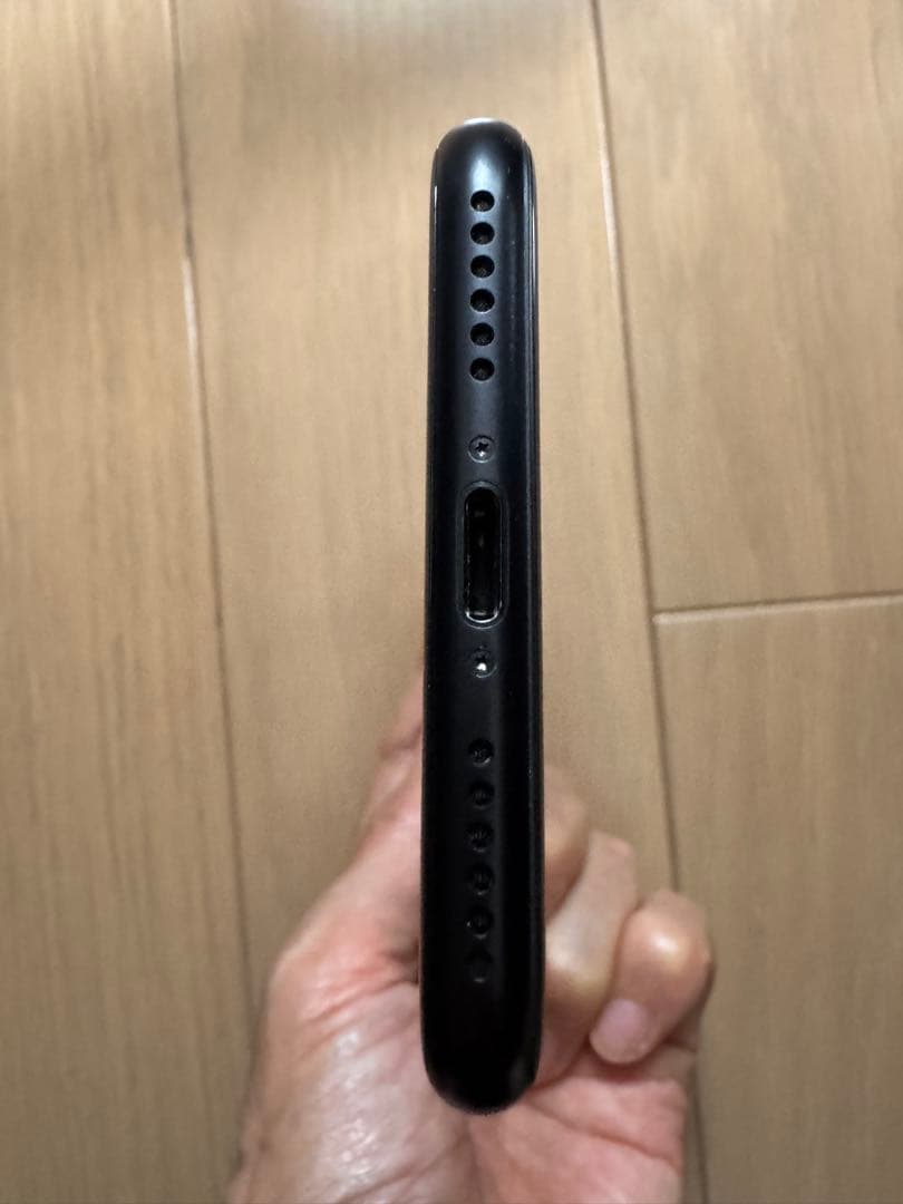 iPhone SE2 64GB 黒 SIMフリー ④