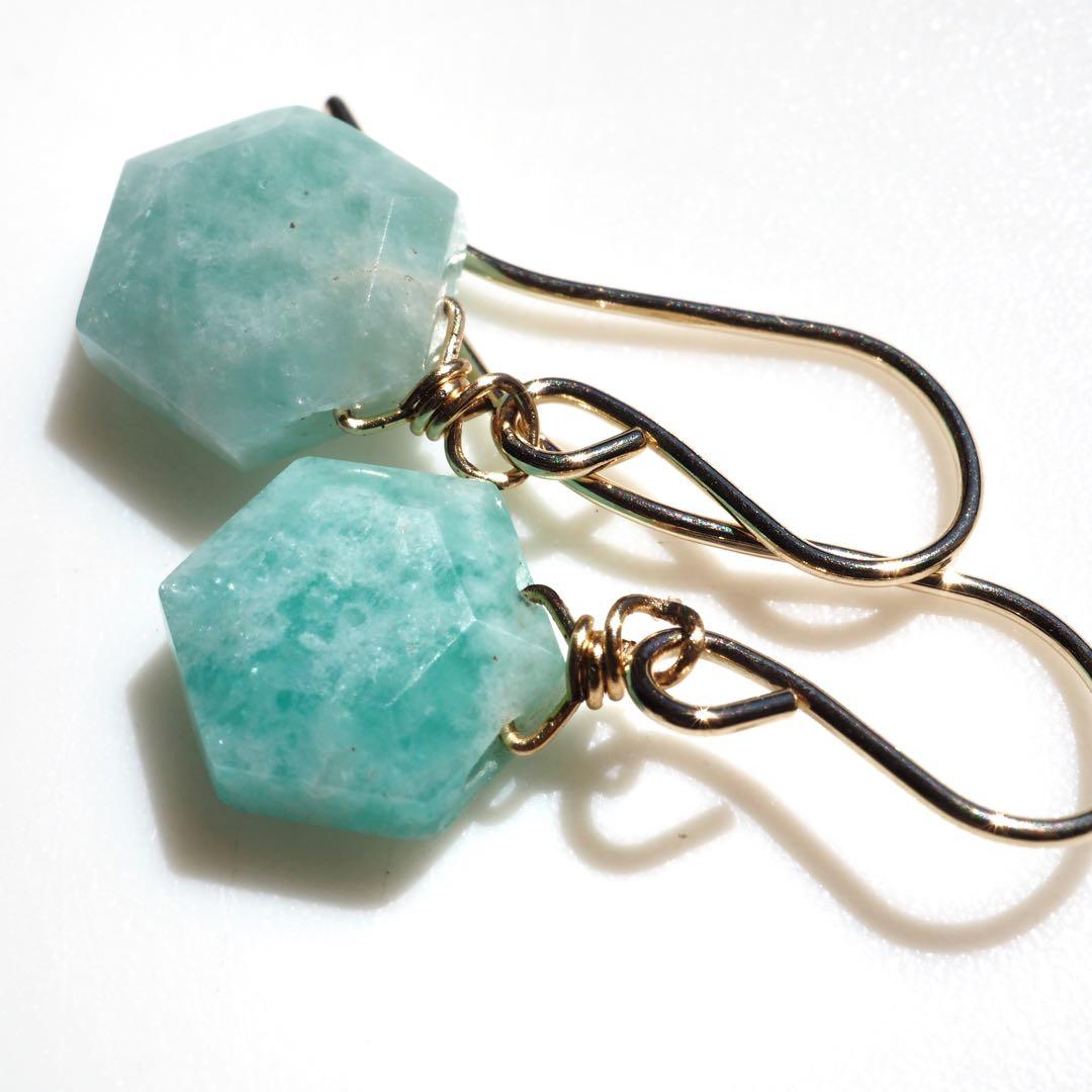 【じばにゃん】宝石質エメラルドクォーツの大粒ピアス