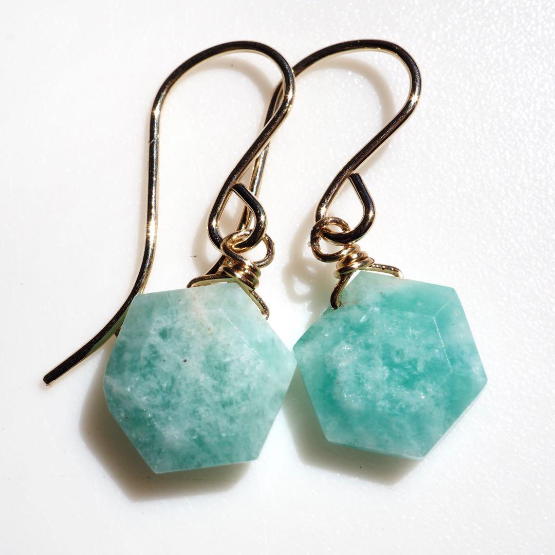 【じばにゃん】宝石質エメラルドクォーツの大粒ピアス