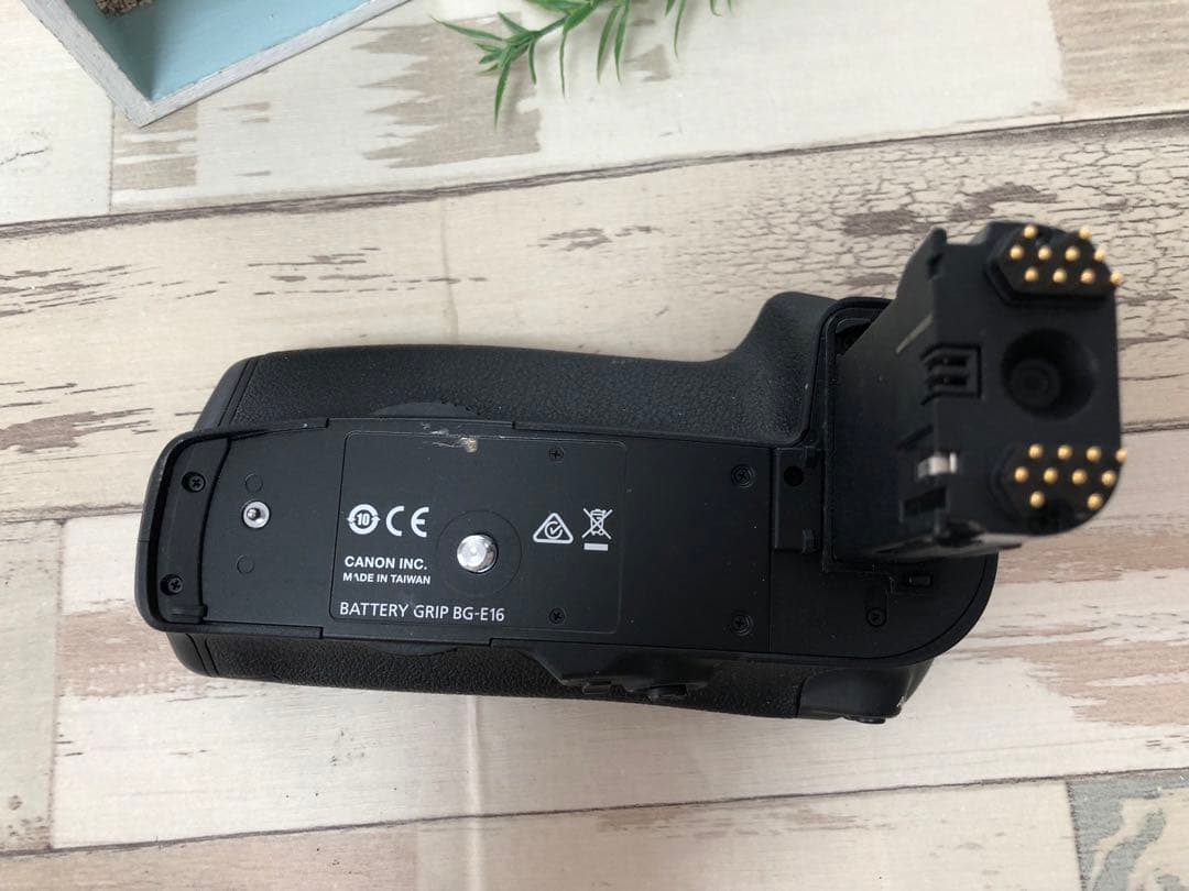 Canon バッテリーグリップ BG-E16