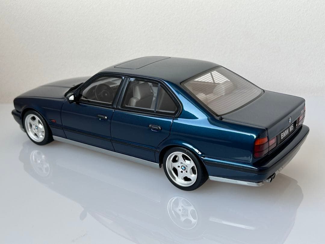  M5 ミニカー　Otto 1/18