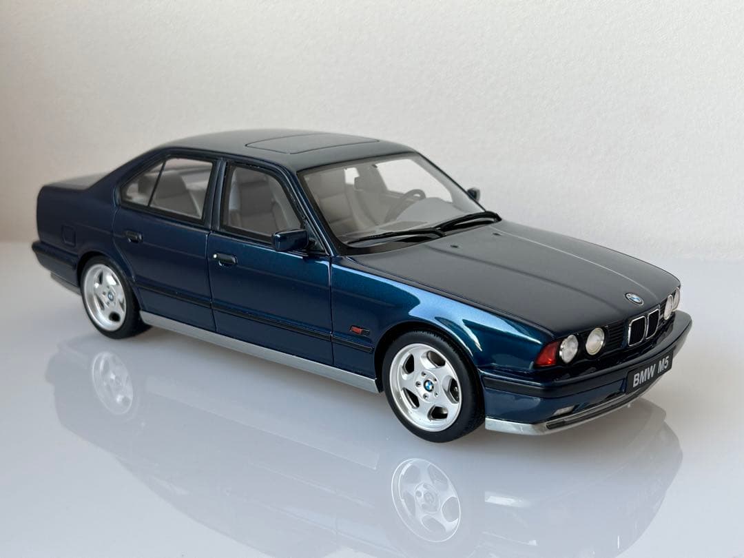  M5 ミニカー　Otto 1/18