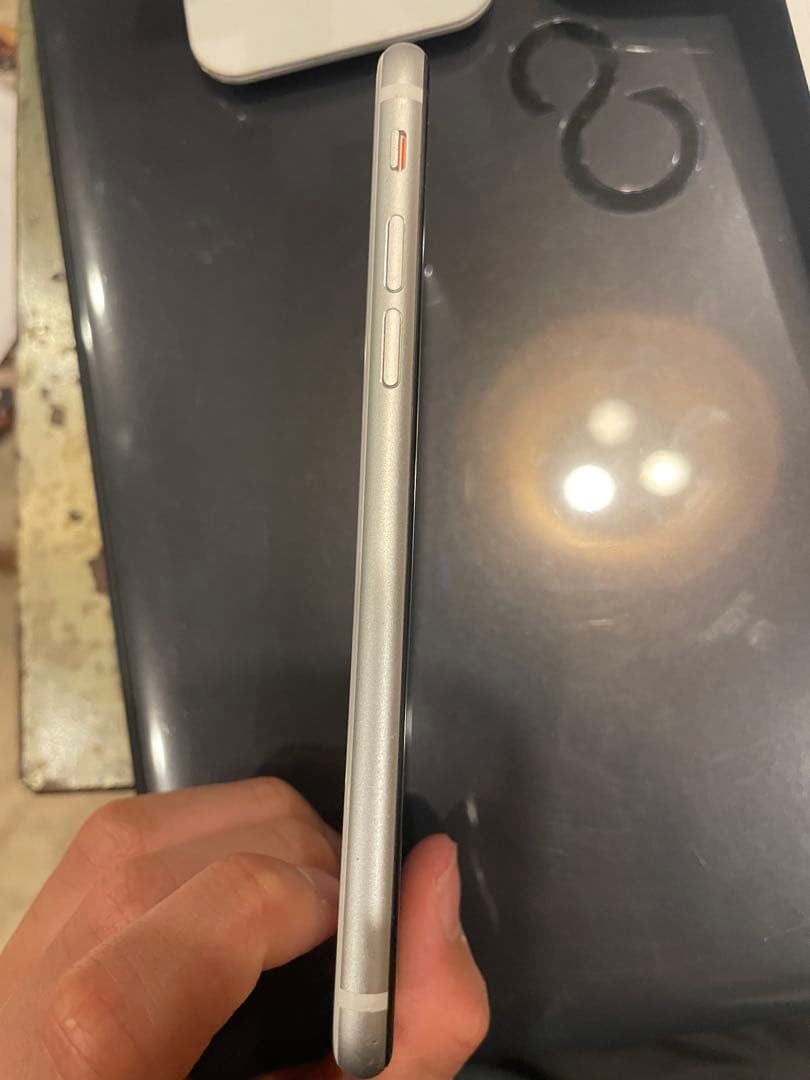 iPhoneSE2「第二世代」バッテリー88% 美品　おまけ付き