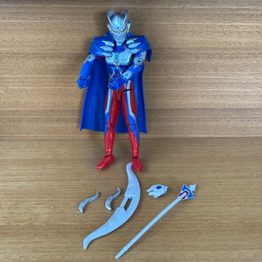 ウルトラマン　フィギュア、おもちゃ、カード