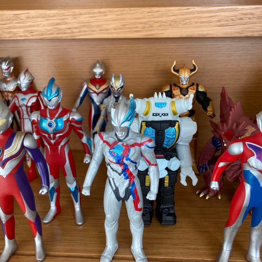 ウルトラマン　フィギュア、おもちゃ、カード