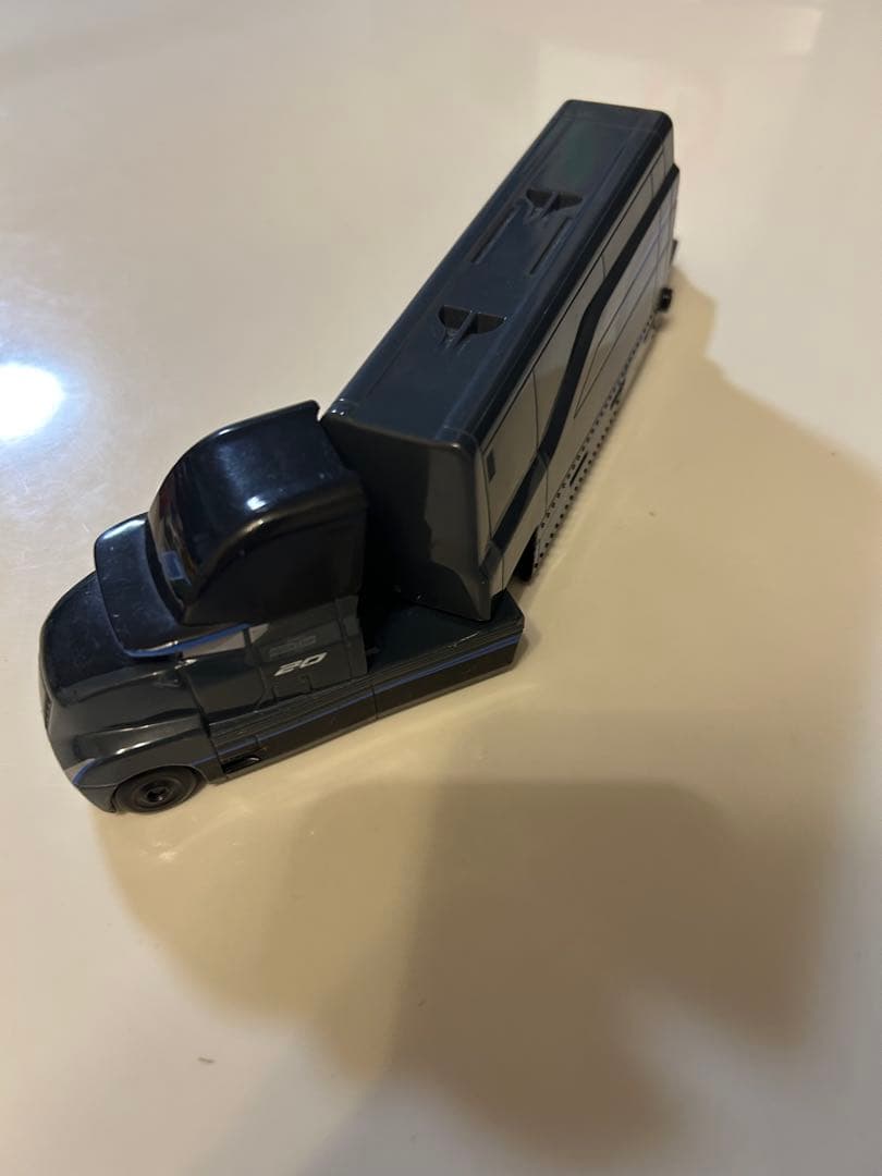 トミカ　カーズ ミニカー 37台　まとめ売り トレーラー付 ［バラ売不可］