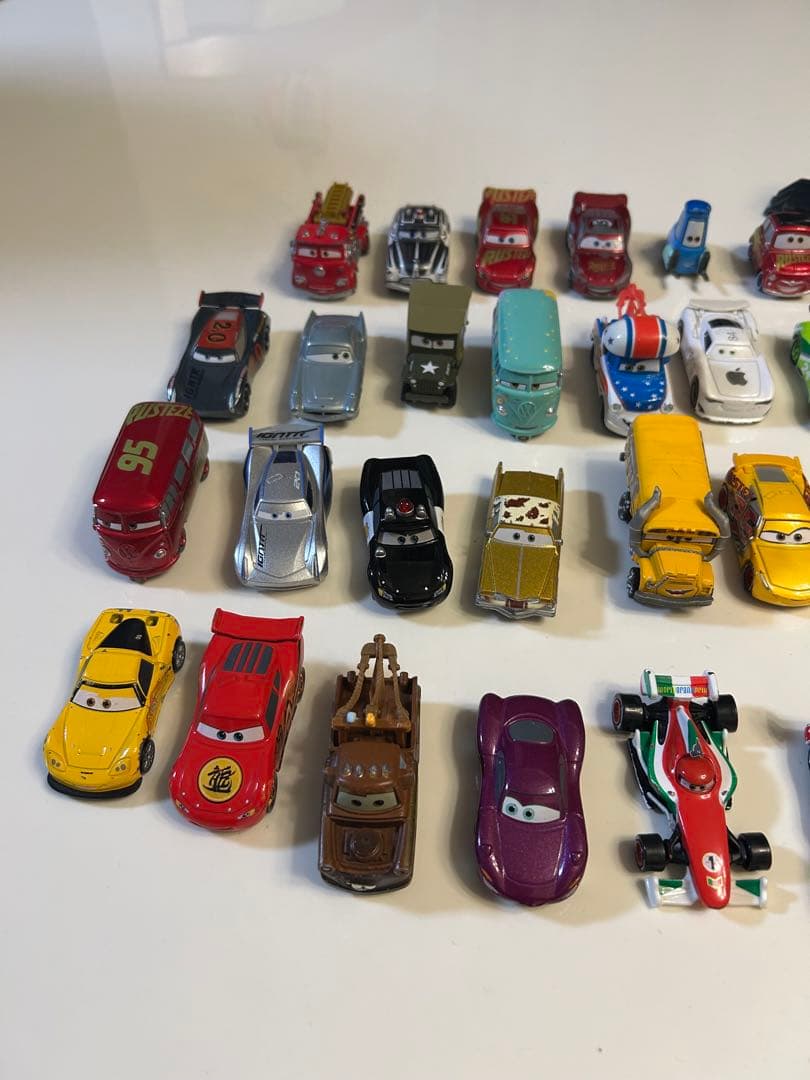 トミカ　カーズ ミニカー 37台　まとめ売り トレーラー付 ［バラ売不可］