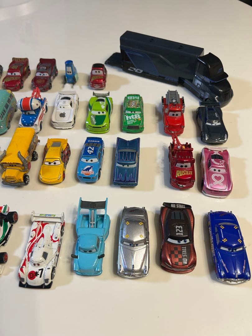 トミカ　カーズ ミニカー 37台　まとめ売り トレーラー付 ［バラ売不可］