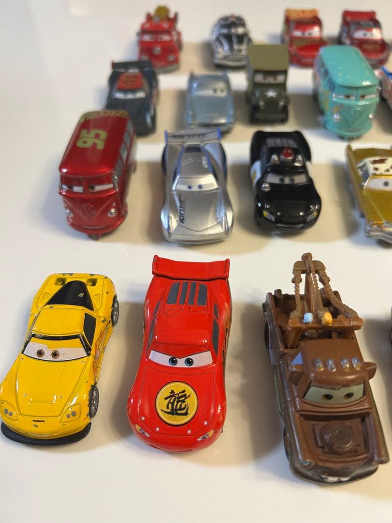 トミカ　カーズ ミニカー 37台　まとめ売り トレーラー付 ［バラ売不可］