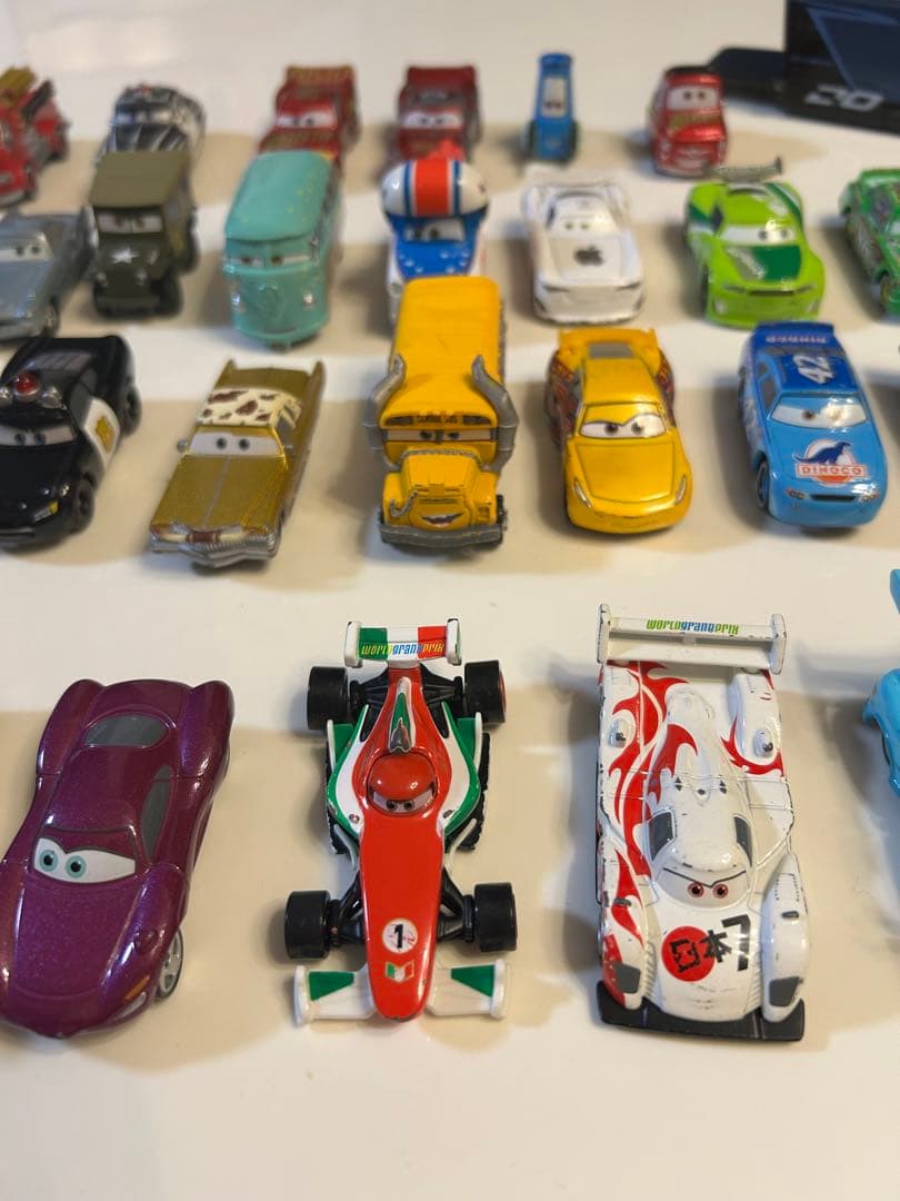 トミカ　カーズ ミニカー 37台　まとめ売り トレーラー付 ［バラ売不可］