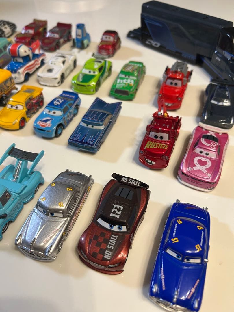 トミカ　カーズ ミニカー 37台　まとめ売り トレーラー付 ［バラ売不可］