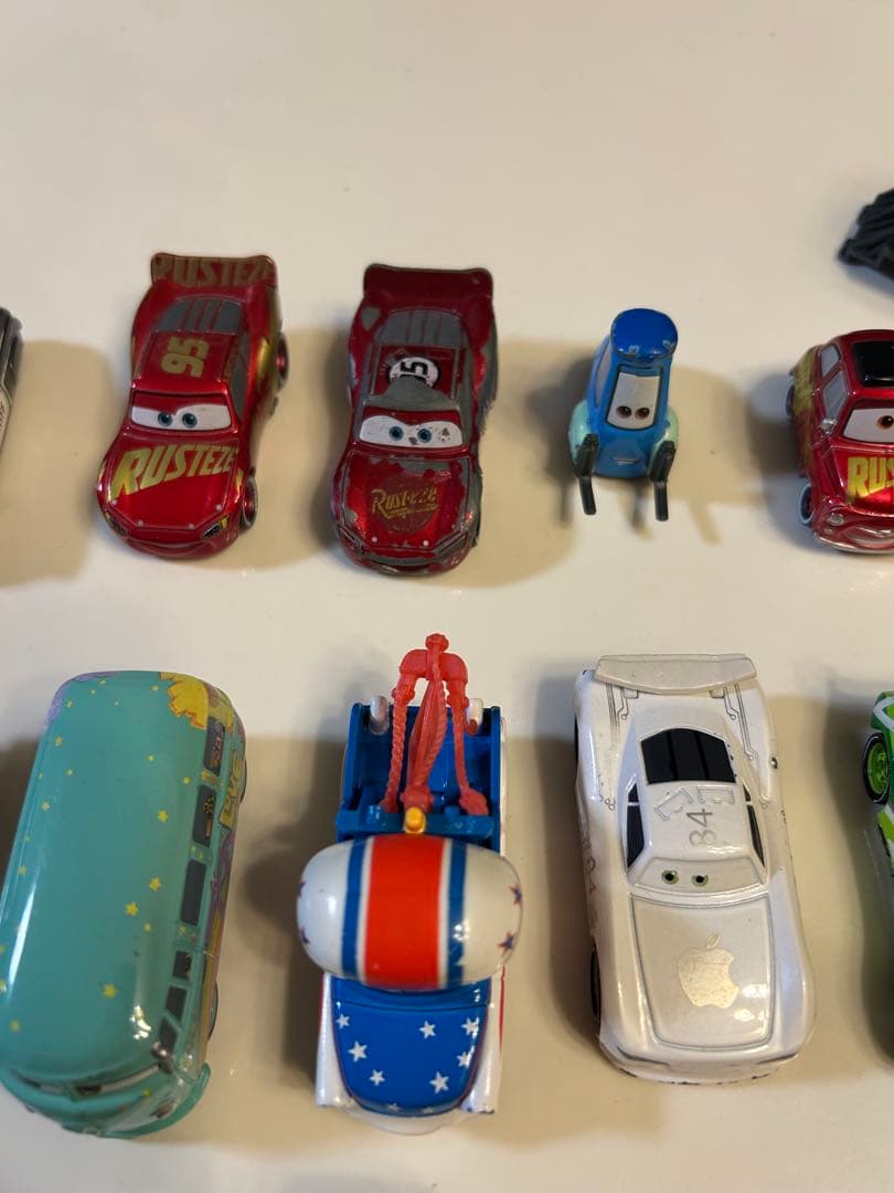 トミカ　カーズ ミニカー 37台　まとめ売り トレーラー付 ［バラ売不可］