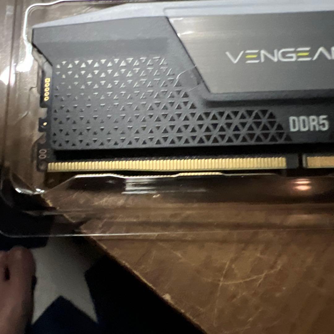 メモリー CORSAIR VENGEANCE RGB DDR5 32GB 6000MHz