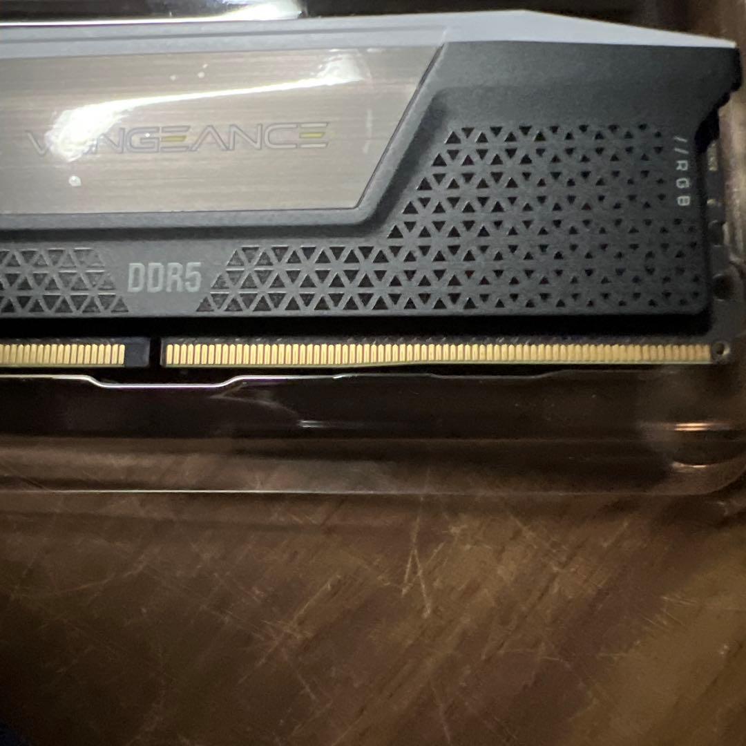 メモリー CORSAIR VENGEANCE RGB DDR5 32GB 6000MHz
