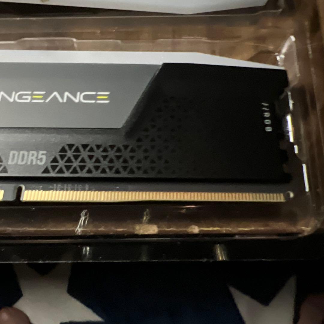 メモリー CORSAIR VENGEANCE RGB DDR5 32GB 6000MHz