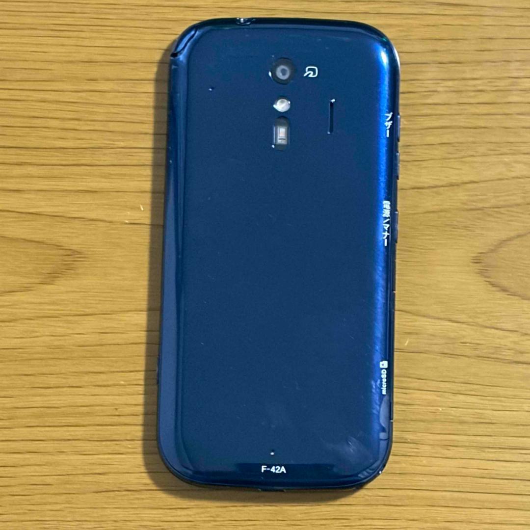 F-42A らくらくスマートフォン(ネイビー)