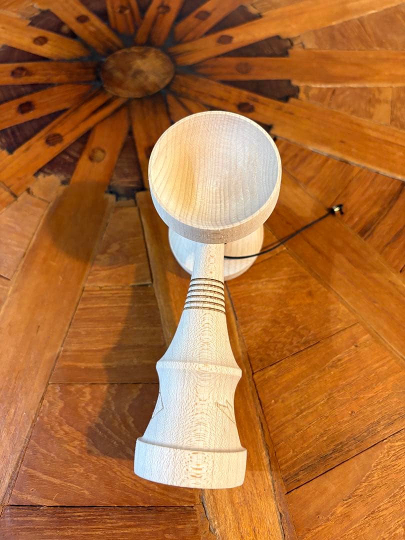 Lotus Kendamas とGHOST TOWN けん玉