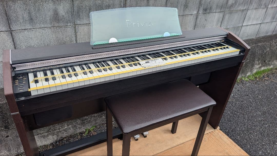送料込み CASIO 電子ピアノ PX-700 06年製 ★スリムで超美品
