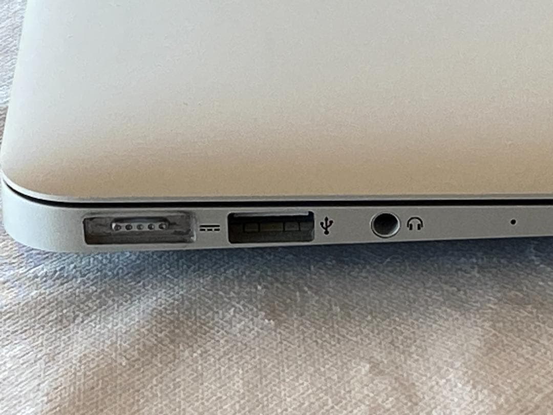 MacBook本体 MacBook Air 11\" Mid2013 1.7GHz 8GB 128GB