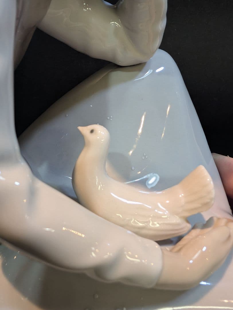 リヤドロ LLADRO NAO 鳩を抱く少女 フィギュリン スペイン 箱入り