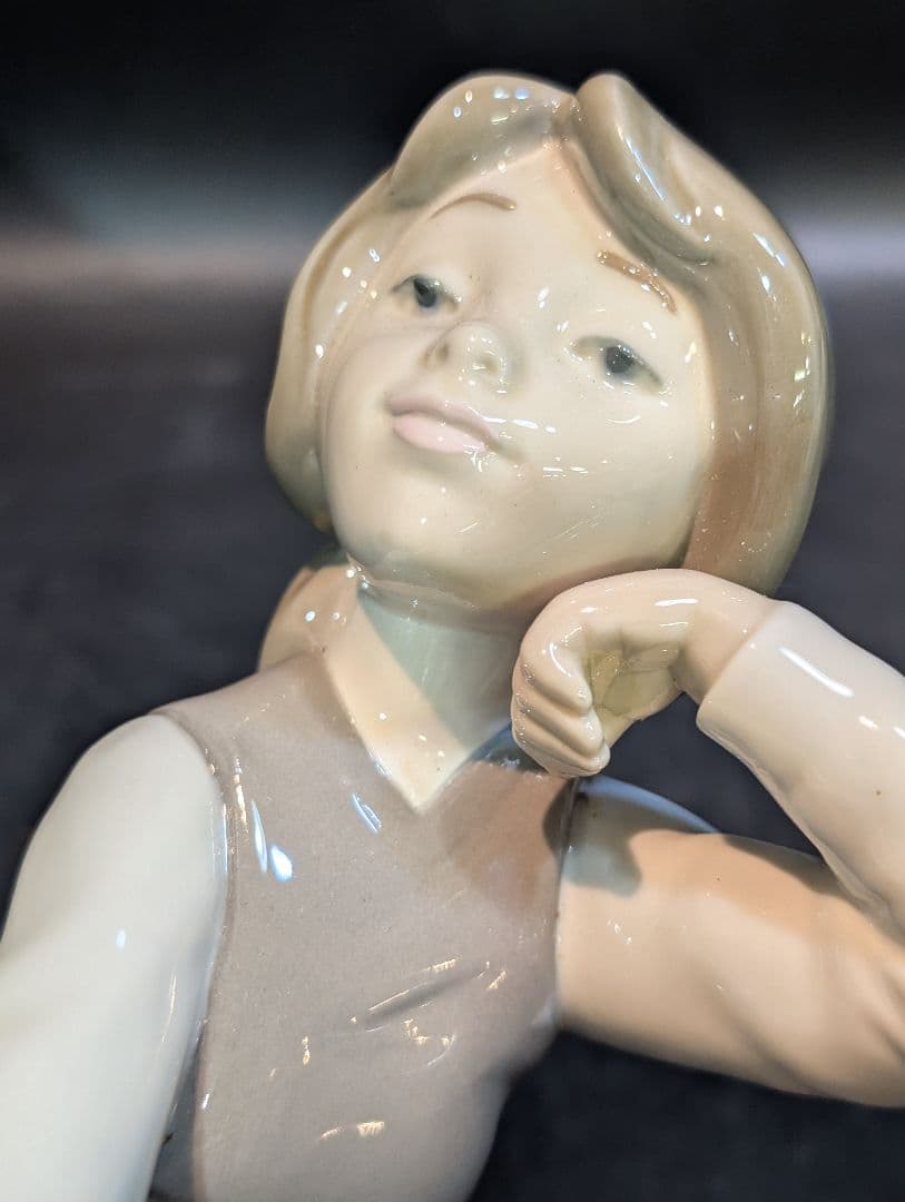 リヤドロ LLADRO NAO 鳩を抱く少女 フィギュリン スペイン 箱入り