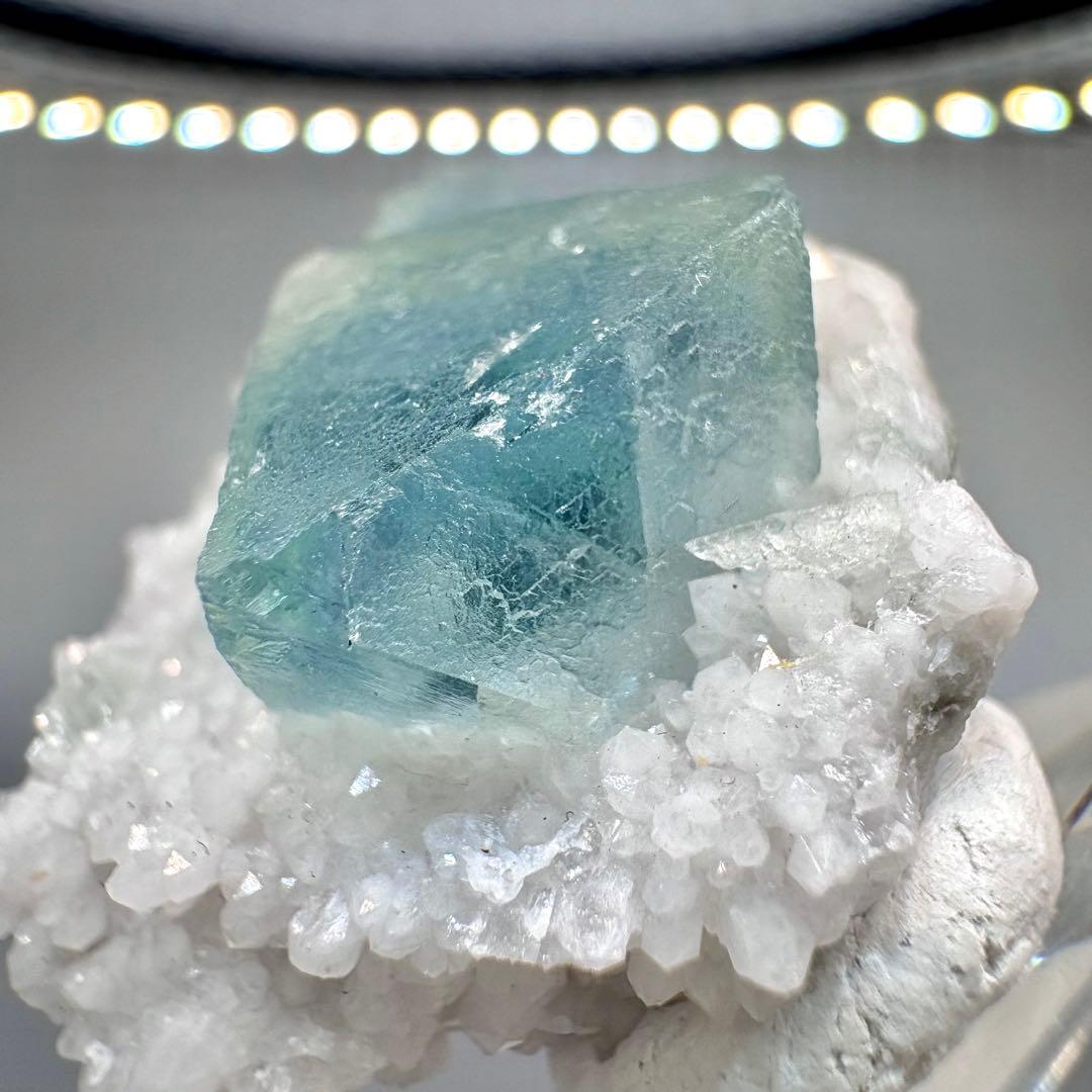 635 中国　内モンゴル産　八面体フローライト