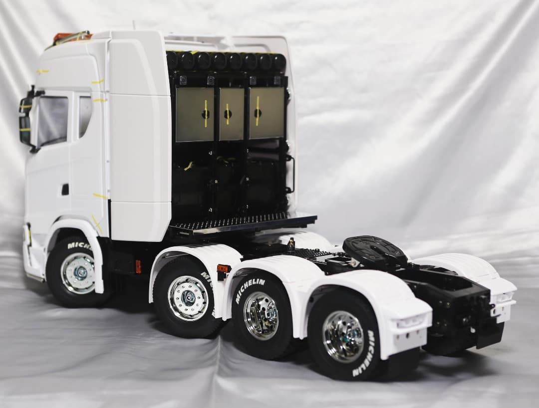 ■タミヤ 1/14 SCANIA 770 S 8x4/4 素組→ばらし スカニア