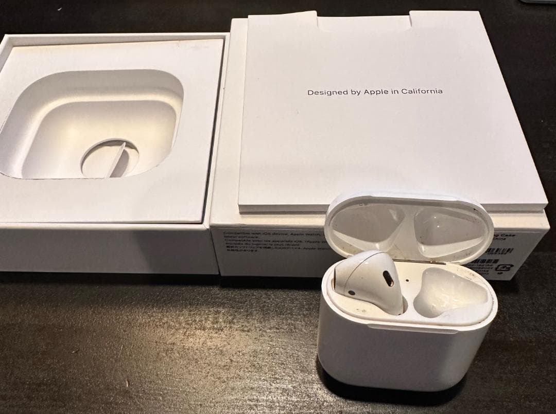 Apple AirPods エアーポッズ 第2世代左耳と充電器