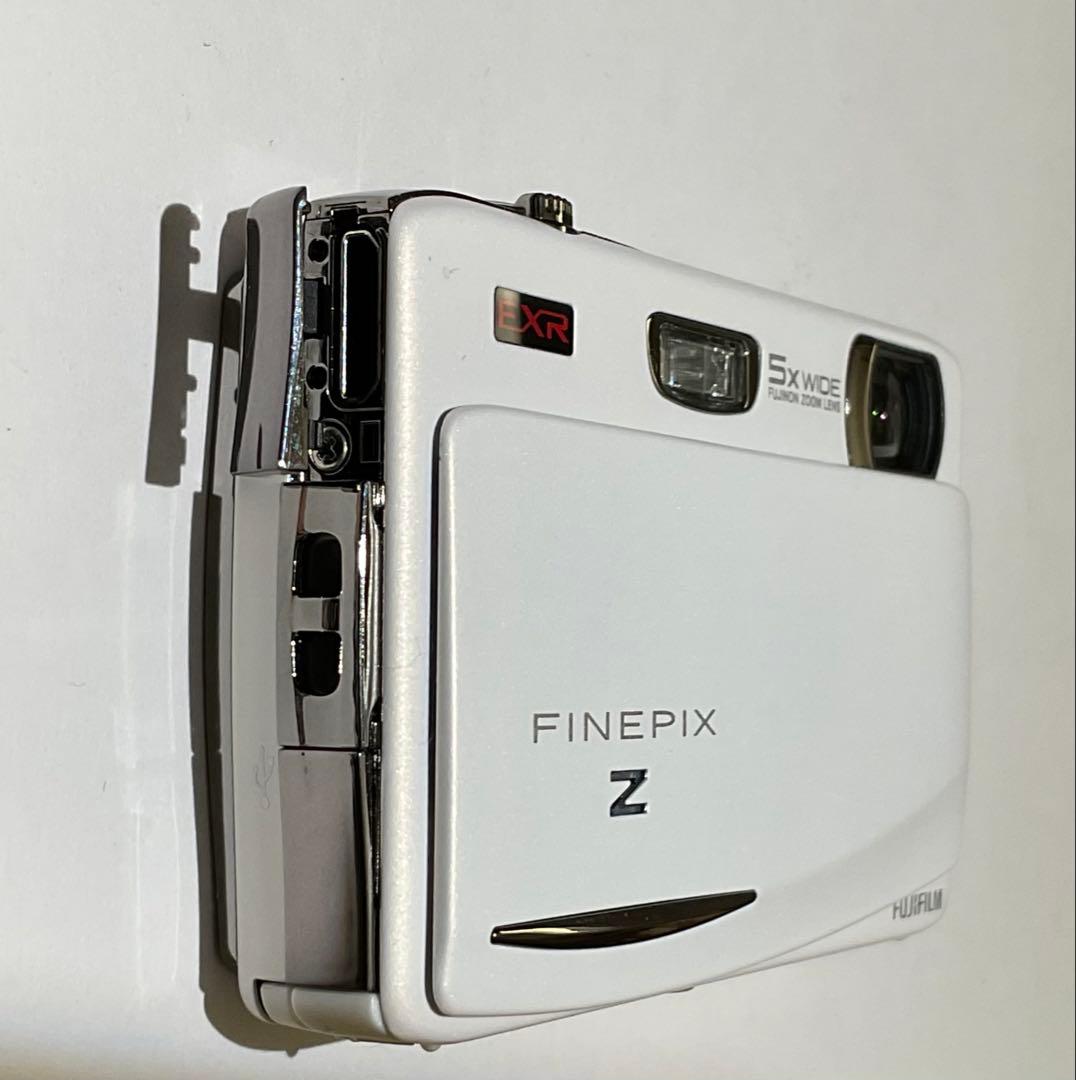 デジタルコンパクトカメラ　富士フィルム　FinePix Z950EXR　ホワイト