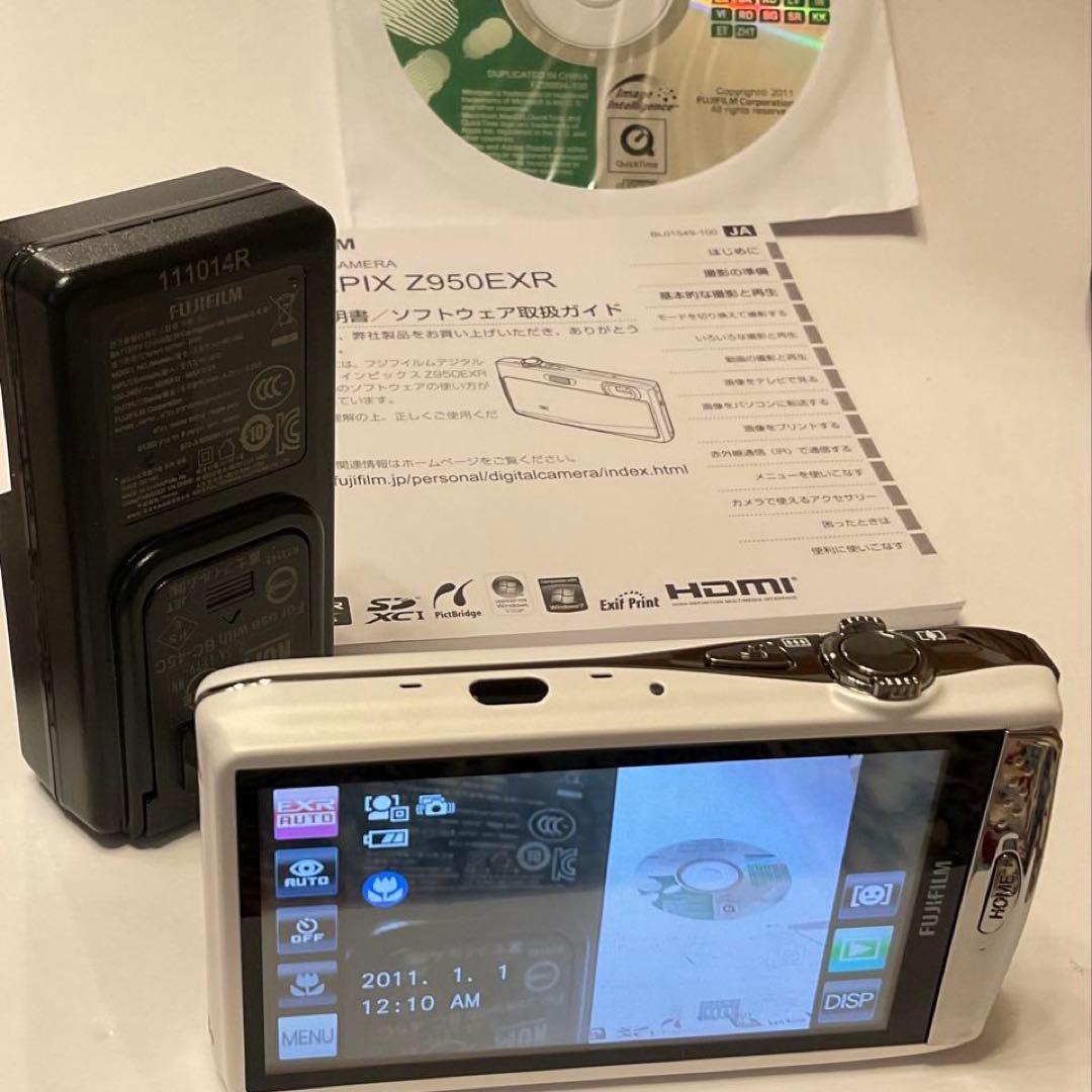 デジタルコンパクトカメラ　富士フィルム　FinePix Z950EXR　ホワイト
