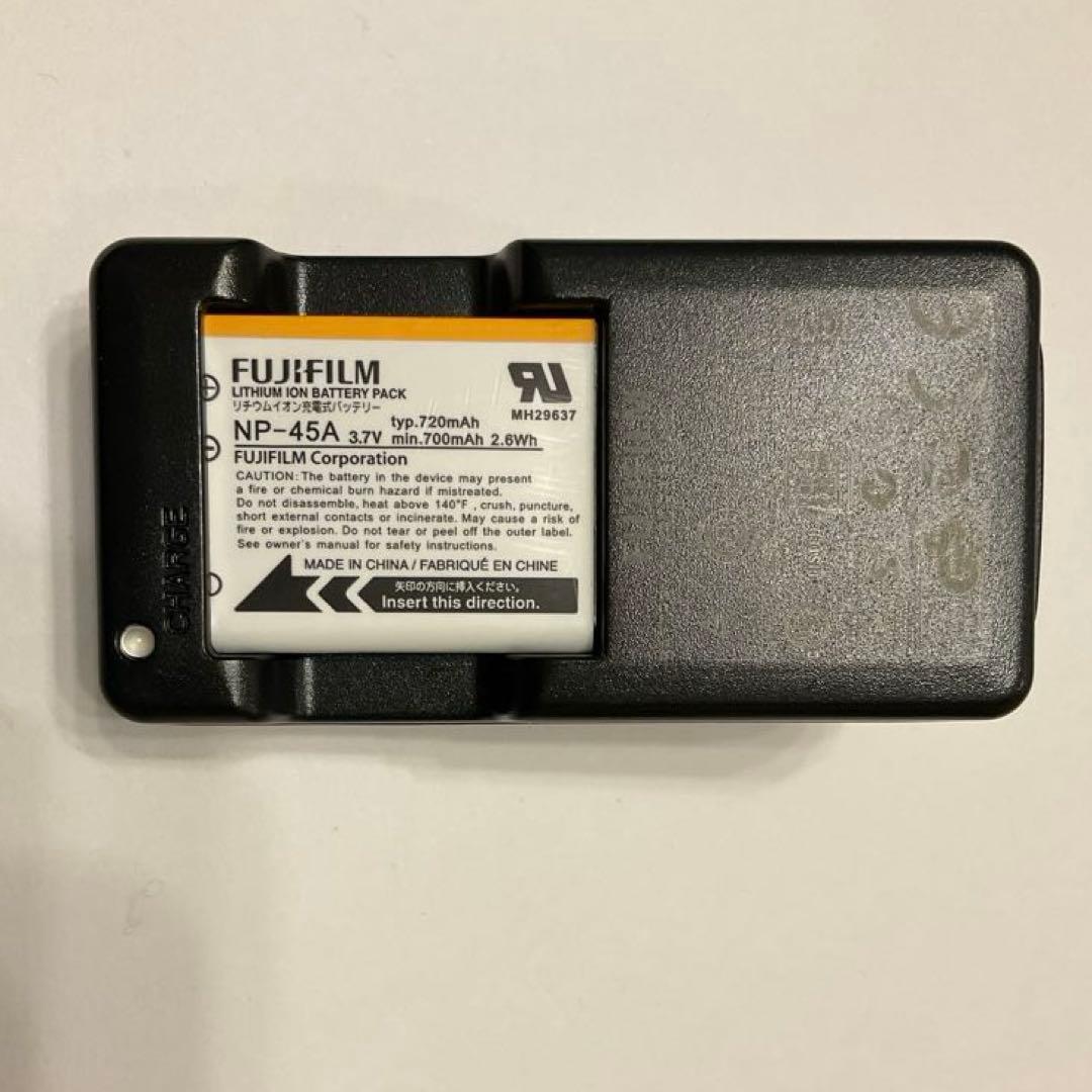 デジタルコンパクトカメラ　富士フィルム　FinePix Z950EXR　ホワイト