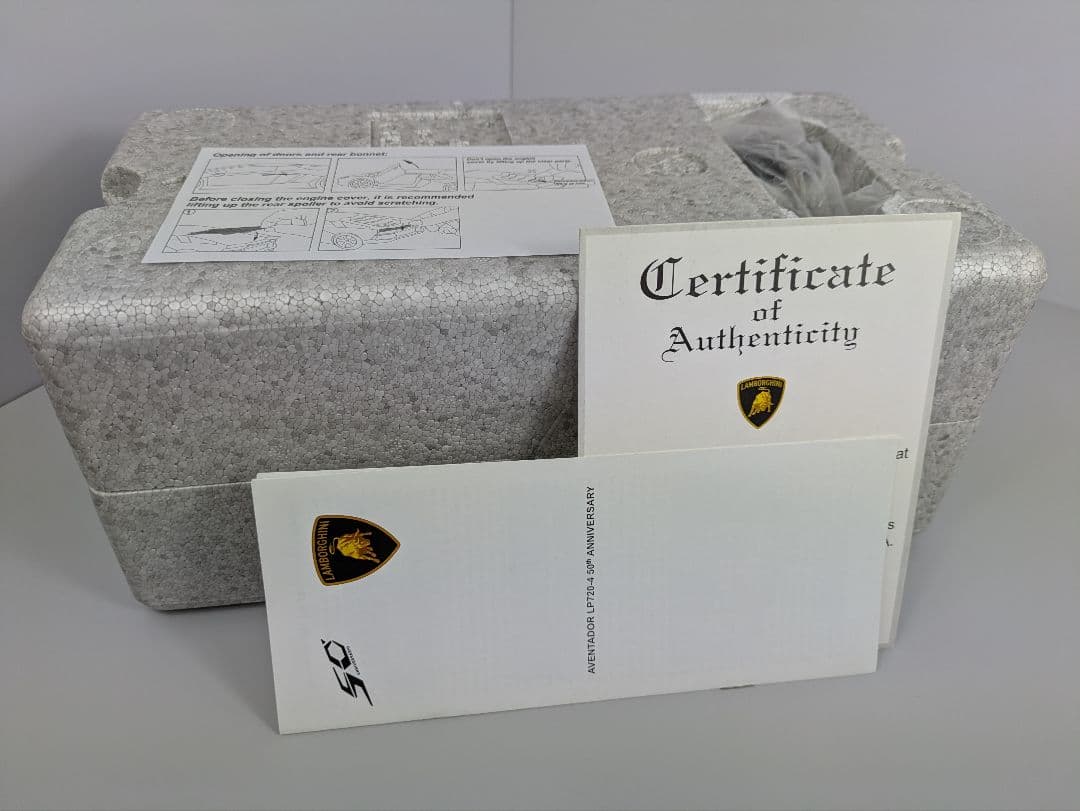 1/18 ミニカー オートアート ランボルギーニ　アヴェンタドールLP720-4